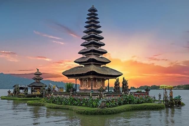 Celukan Bawang Port : North Bali Highlight Private Day Tour