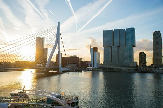 Self Guided Treasure Hunt Tour in Rotterdam