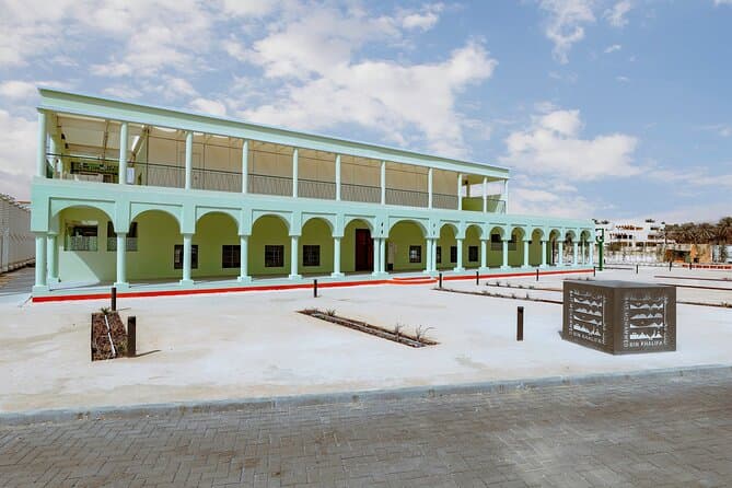 Al Ain City Tour from Dubai: Heritage & Oases