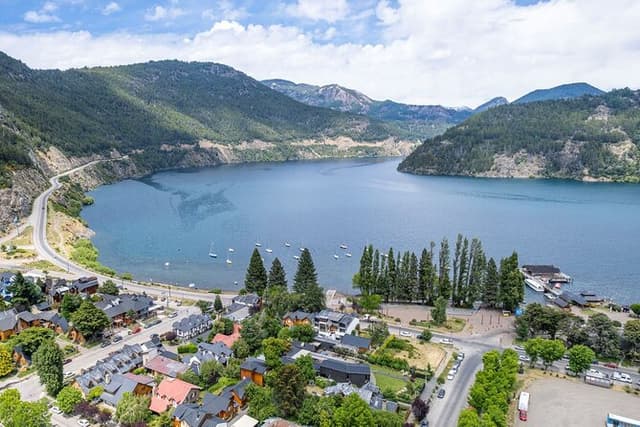 From Bariloche: San Martín de los Andes by The 7 Lakes Route