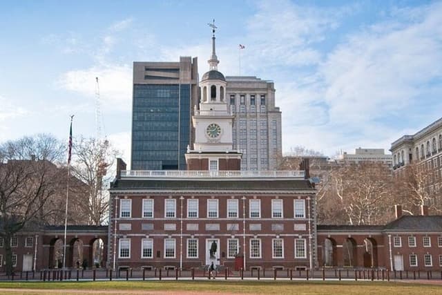 2.5 Hour Philadelphia History Tour with Washington War Tent Show