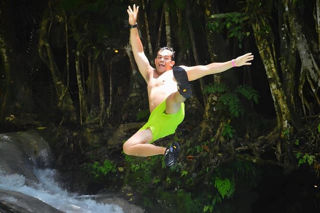 Blue Hole and River Tubing Combo Tour from Ocho Rios