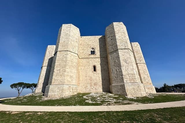 Castel del Monte Unesco & Trani - small groups led by Bari