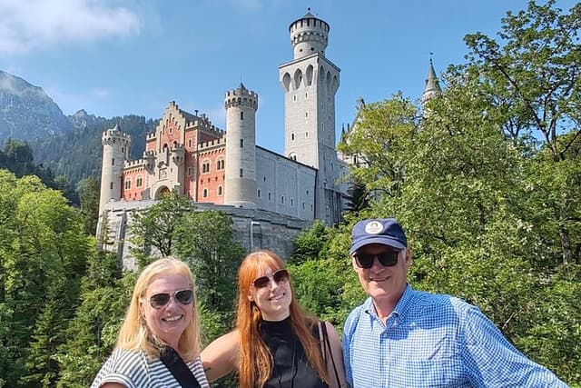 Munich: Neuschwanstein Private Car Tour under 8 hrs