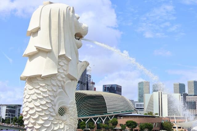 Singapore Civic District + Chinatown Join-in Walking Tour