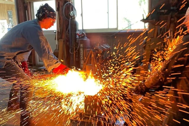 Make your own kitchen knife with a master blacksmith in Shimanto