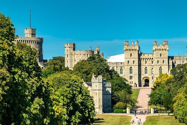 Explore Windsor in 90 minutes with a Local - Private Tour