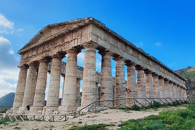The best of the West Segesta, Erice, Trapani Saline, Full-Day Tour from Palermo