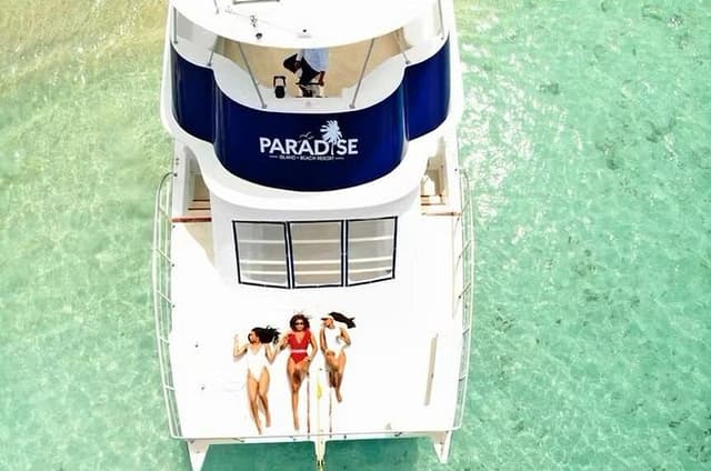 Cayo Arena Exclusive Tour with Lunch