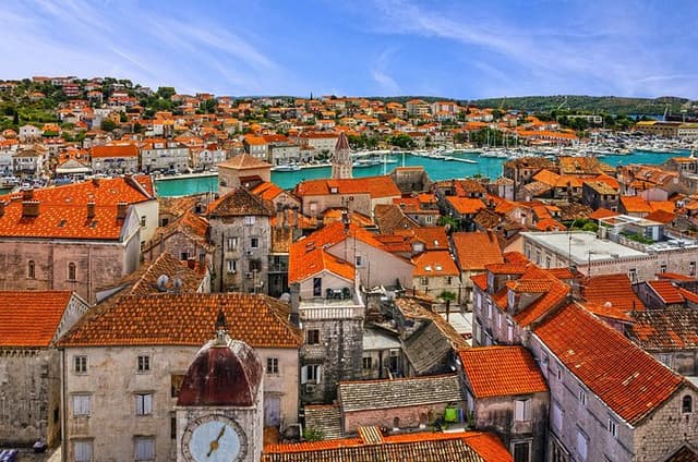 Private Half Day Trip to Salona, Klis Fortress and Trogir