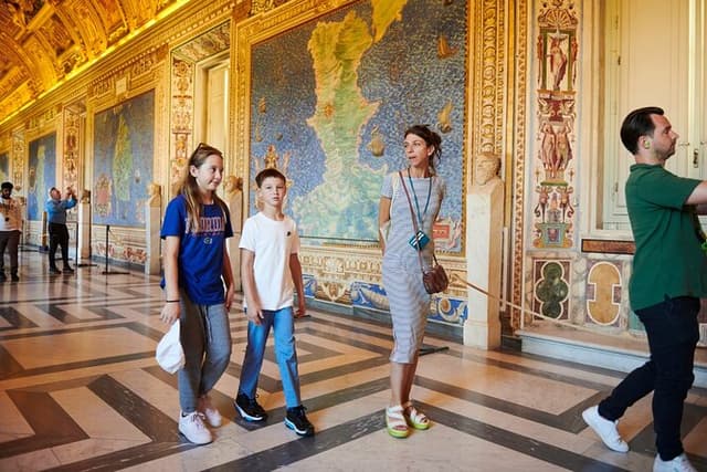Private Vatican Museums Hidden Gems Tour with Optional Pick-Up
