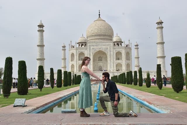 Taj Mahal Skip-the-Line Guided Tour with Optional Add-ons