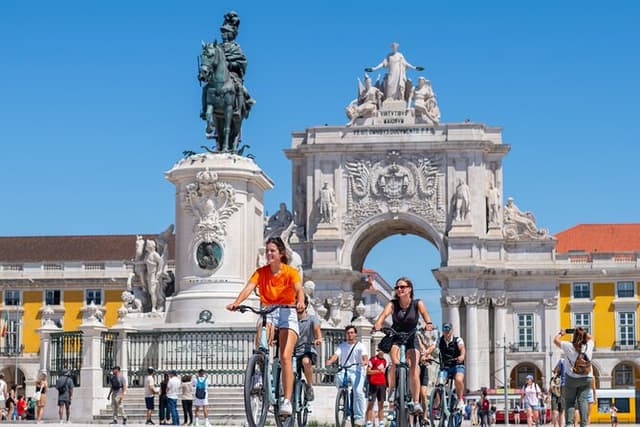 Lisbon Bike Tour: Downhill Downtown Lisbon to Belém