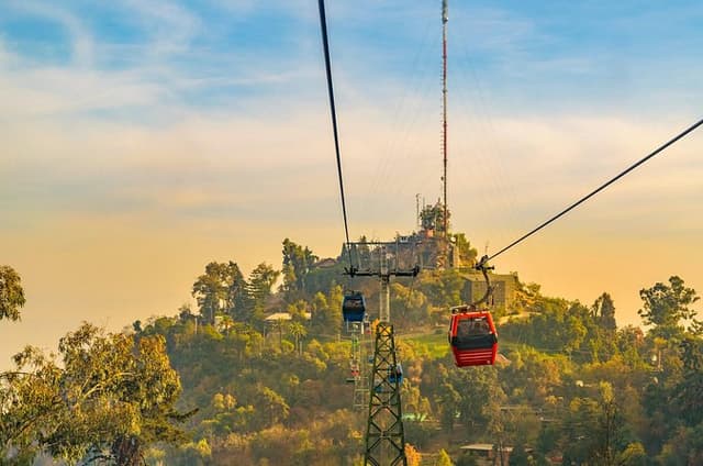 Santiago Discovery Private Tour Through History and Culture