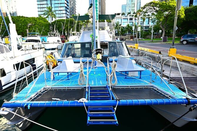 Unforgettable Waikiki Sunset Catamaran Sails in Oahu