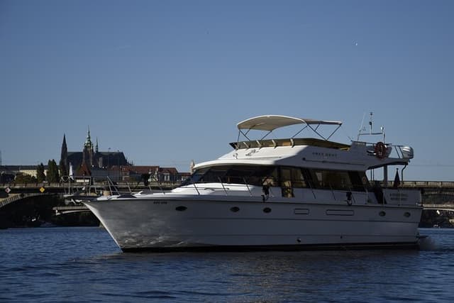 3-hour private cruise in Prague for 10 people
