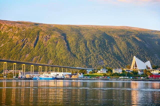 Tromsø Walking Tour - Sightseeing By Foots with Boukersen Heim