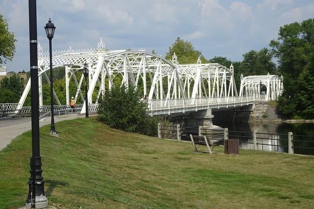 Ottawa Rideau River self guided walking tour and scavenger hunt