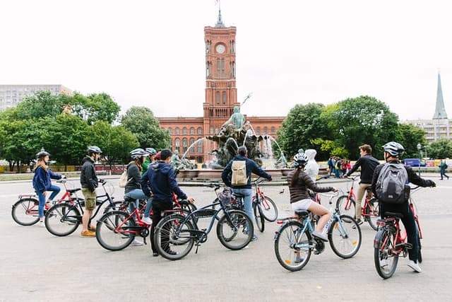 Ultimate E-Bike Tour of Berlin with Beer Garden Stop