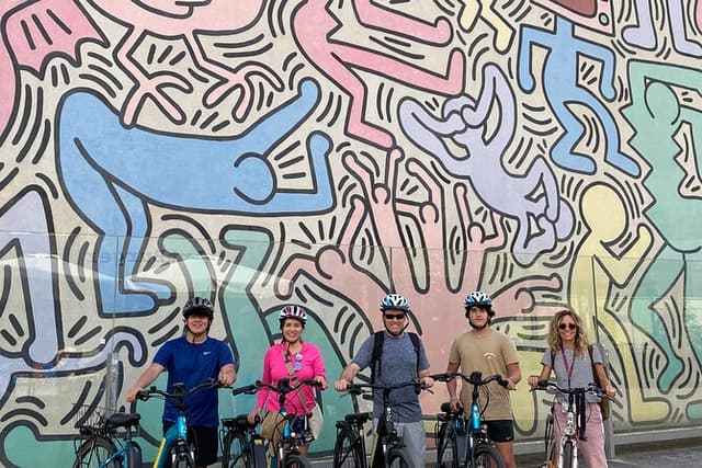 Cycling Pisa highlights & hidden treasures - half day tour