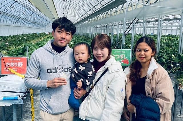 All You Can Eat Strawberry Picking in Izumisano Osaka 