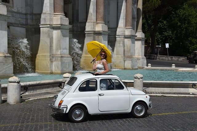 Rome Fiat 500 private experience, with a local photographer