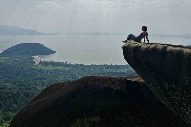 Hai Van Pass and Son Tra Peninsula Motorbike Tour - Mister T