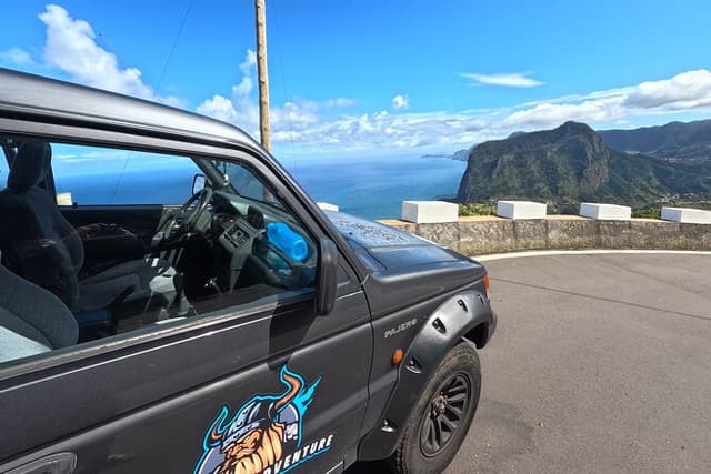Madeira 4x4 Jeep Tour : Pico Arieiro & Santana Traditional Houses
