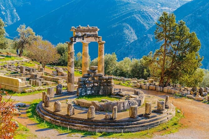 Epic Delphi and Thermopylae Day Trip from Athens