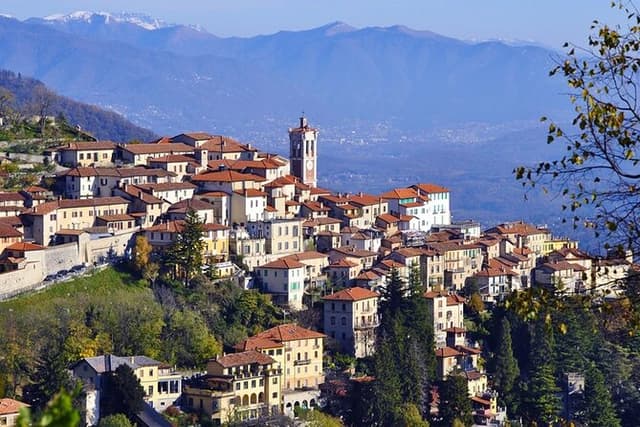 Private Varese Gardens & Historic Sites Tour From Milan