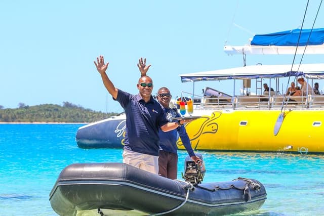 South Sea Sailing Full Day Trip with Lunch & Drinks (min 5 years)