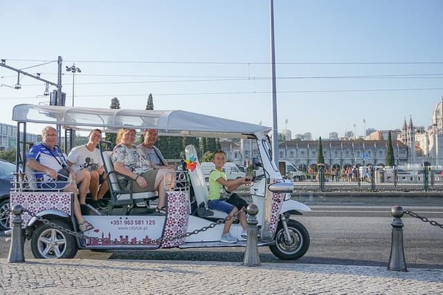 Lisbon Private Tuk Tuk Tour and Hotel Pickup: 2, 3, or 4 Hours
