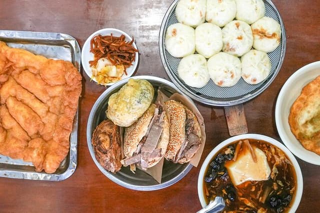 Beijing Hutong Breakfast Food Tour