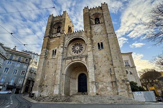 Private Lisbon Highlights Tour – Top Sights in Just 2 Hours!