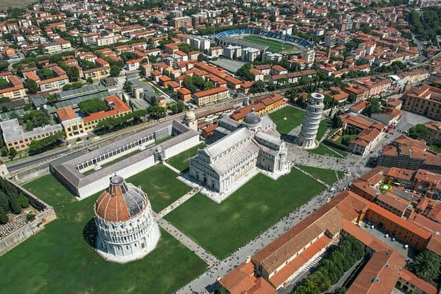 Pisa Full Day Tour with Free Photoshoot