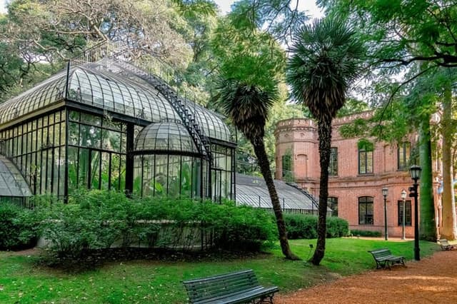 Tour Privado a pie de Historia y Naturaleza por Palermo