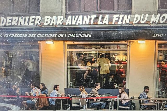 Paris Darkest Tales A Night of Secrets and Legendary Bar Tour