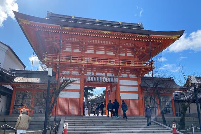 Discover the Secrets of Fushimi Inari and Gion with a Local Guide