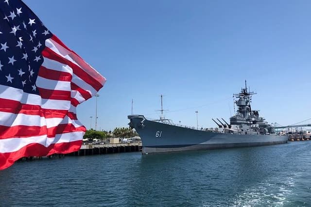 West Harbor LA 45-Minute Narrated Harbor Cruise of San Pedro