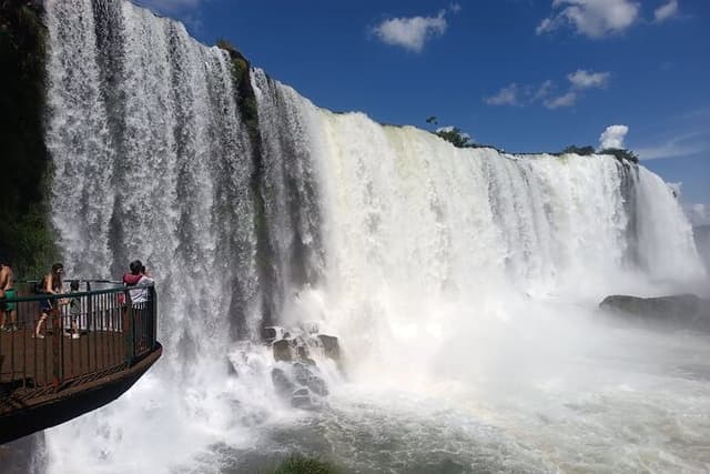 Private - iguazu Falls in 1 day Brazil + Argentina + boat option