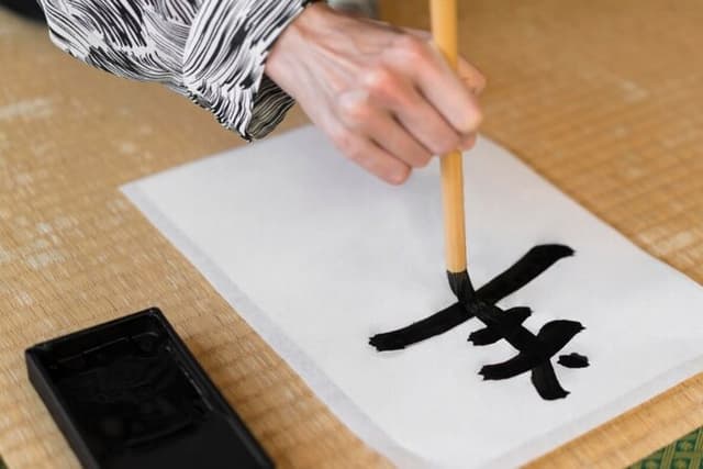 Echizen Washi Calligraphy Experience