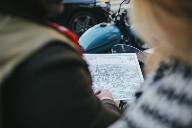 Paris Vintage Sidecar Tour – Emily in Paris highlights