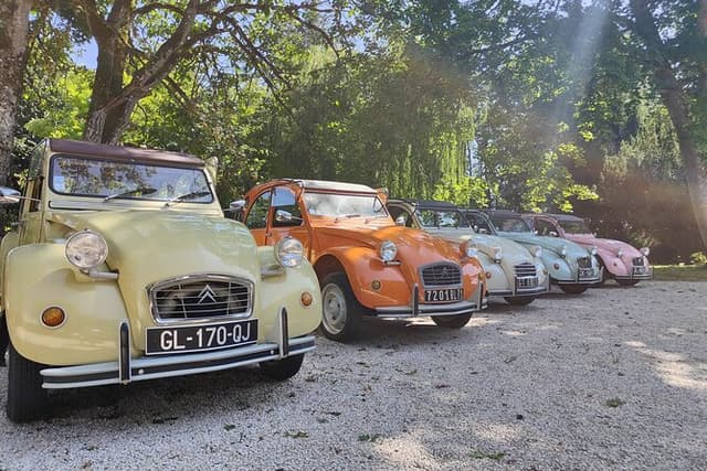 Rental 2CV in Burgundy - From St Loup Géanges & Beaune