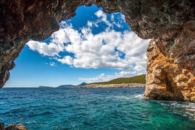 Private Boat for Large Groups: Blue Cave & Lady of the Rocks