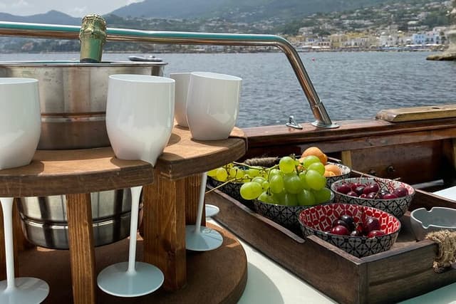 Private half-day tour of the island of Ischia or Procida