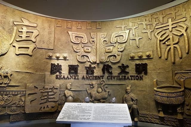 Shaanxi History Museum + Muslim Quarter Food Tour