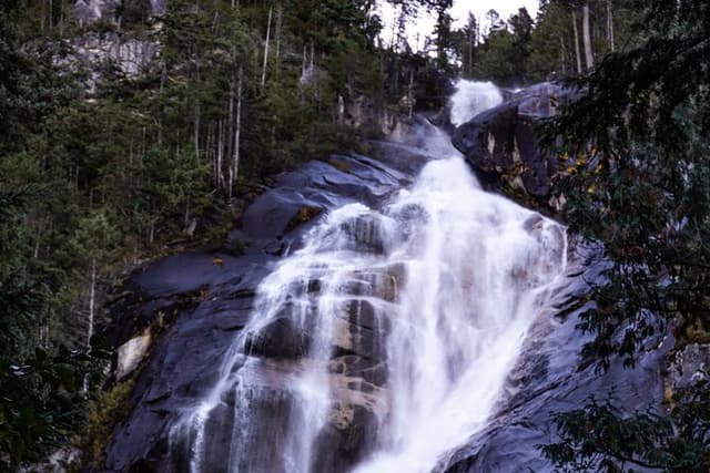 Waterfalls to Whistler Private Tour Roundtrip