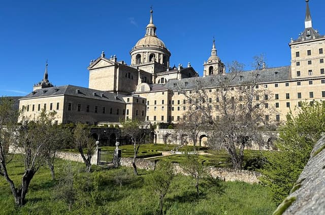 Private Tour El Escorial and Cuelgamuros From Madrid: Official Guide