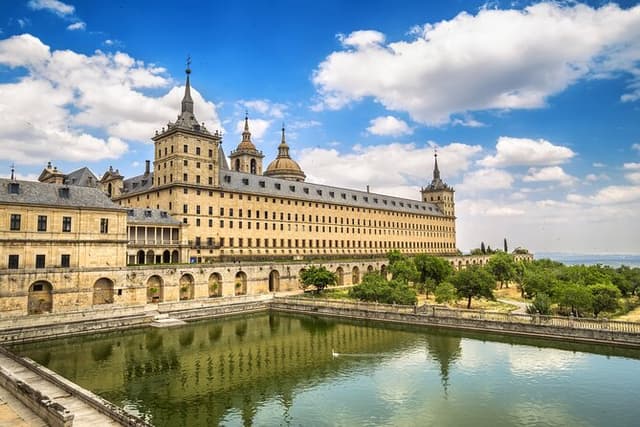 El Escorial Monastery and Segovia private tour from Madrid