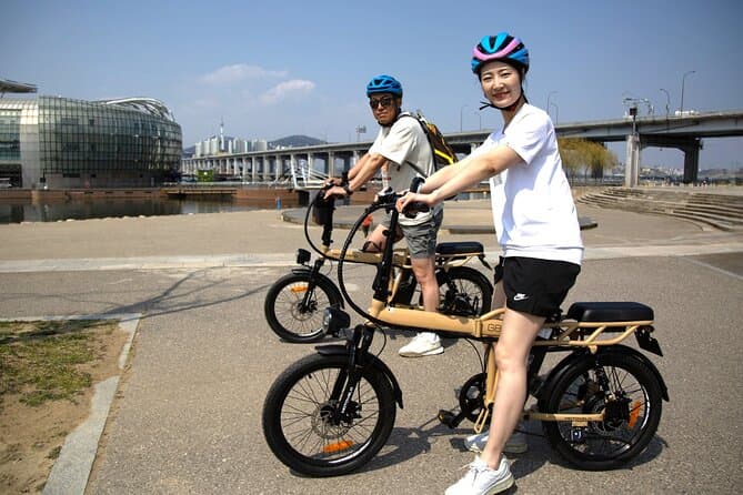 Experience the Best Han River Picnic Vibes in Seoul